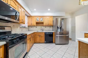 112 Chestnut St, Lynbrook, NY 11563 - Photo 7