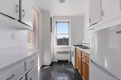 485 Bronx River Road #B64, Yonkers, NY 10704 - Photo 9