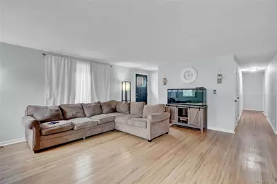 187 Hot Water Street, Manorville, NY 11949 - Photo 5