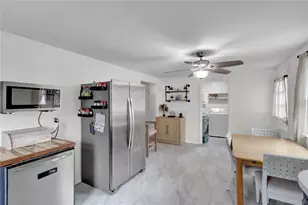 187 Hot Water St, Manorville, NY 11949 - Photo 9