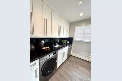 11 South Saxon Avenue #3E, Bay Shore, NY 11706 - Photo 5