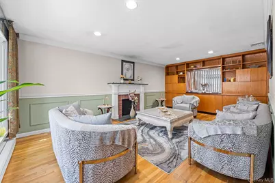 19 Austin Lane, East Northport, NY 11743 - Photo 5