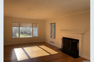 1 The Beachway, Manhasset, NY 11030 - Photo 5