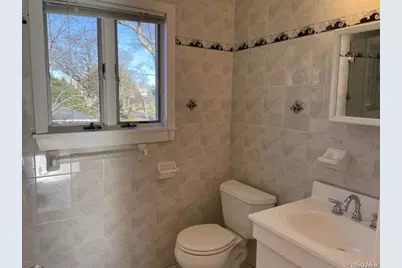 1 The Beachway, Manhasset, NY 11030 - Photo 13