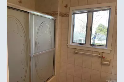 1 The Beachway, Manhasset, NY 11030 - Photo 11