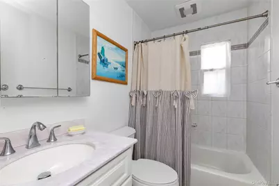 8 E Gate, Plainview, NY 11803 - Photo 7