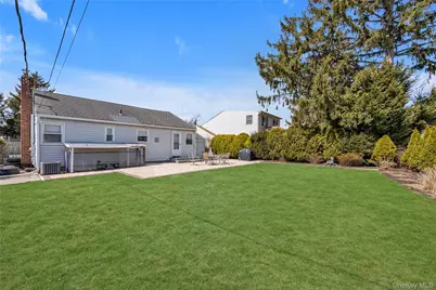 8 E Gate, Plainview, NY 11803 - Photo 15