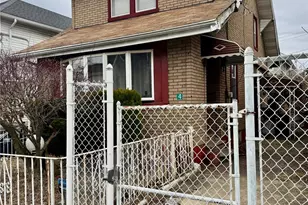 4 Highland Ct, Far Rockaway, NY 11691 - Photo 1