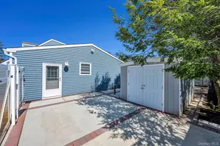 1659 Lincoln Ave, Bohemia, NY 11716 - Photo 5