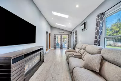 1659 Lincoln Avenue, Bohemia, NY 11716 - Photo 13