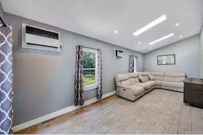 1659 Lincoln Avenue, Bohemia, NY 11716 - Photo 11