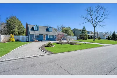 1659 Lincoln Avenue, Bohemia, NY 11716 - Photo 3