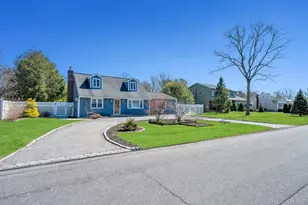 1659 Lincoln Ave, Bohemia, NY 11716 - Photo 3