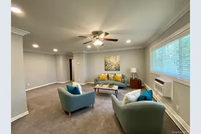 327 Brook Avenue #327-2B, Bay Shore, NY 11706 - Photo 5