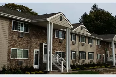 327 Brook Avenue #327-2B, Bay Shore, NY 11706 - Photo 1