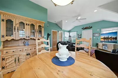 136 Park Avenue, Deer Park, NY 11729 - Photo 11