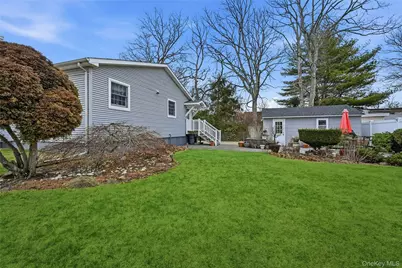 136 Park Avenue, Deer Park, NY 11729 - Photo 33