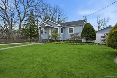 136 Park Avenue, Deer Park, NY 11729 - Photo 3