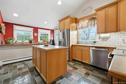 136 Park Avenue, Deer Park, NY 11729 - Photo 13