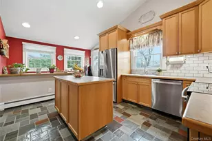 136 Park Ave, Deer Park, NY 11729 - Photo 13