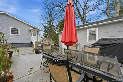 136 Park Avenue, Deer Park, NY 11729 - Photo 29