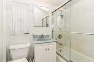 35 Roydon Dr N, Merrick, NY 11566 - Photo 19