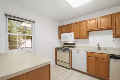 422 Somerset Drive #B, Pearl River, NY 10965 - Photo 7