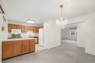 422 Somerset Dr, Pearl River, NY 10965 - Photo 5