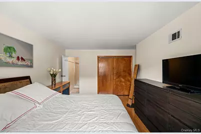 24058 65th Avenue, Little Neck, NY 11362 - Photo 11