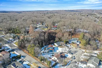 3 New Jersey Court, Dix Hills, NY 11746 - Photo 3