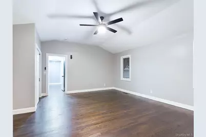 115 Clinton Avenue, Patchogue, NY 11772 - Photo 29