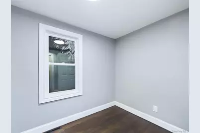 115 Clinton Avenue, Patchogue, NY 11772 - Photo 19