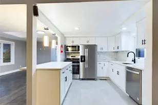 115 Clinton Ave, Patchogue, NY 11772 - Photo 5