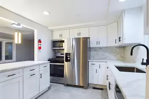 115 Clinton Ave, Patchogue, NY 11772 - Photo 7