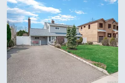 34 Hedge Lane, Westbury, NY 11590 - Photo 3