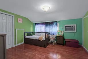 34 Hedge Ln, Westbury, NY 11590 - Photo 17