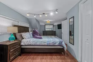 34 Hedge Ln, Westbury, NY 11590 - Photo 15