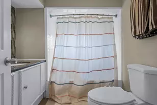 34 Hedge Ln, Westbury, NY 11590 - Photo 19