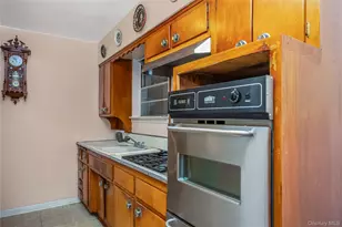 41-18 149th Pl, Flushing, NY 11355 - Photo 9