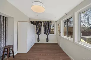 32 Cumberland Pl, Valley Stream, NY 11580 - Photo 15