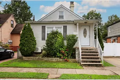 32 Cumberland Place, Valley Stream, NY 11580 - Photo 1