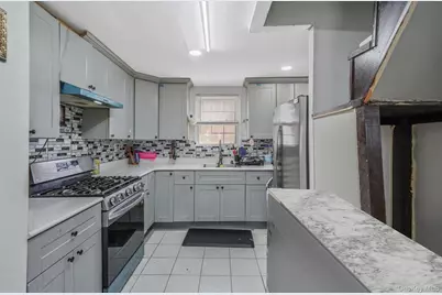 32 Cumberland Place, Valley Stream, NY 11580 - Photo 11