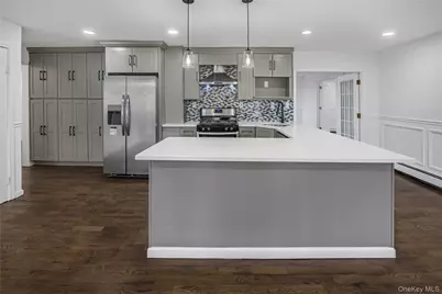 305 S 8th Street, New Hyde Park, NY 11040 - Photo 7