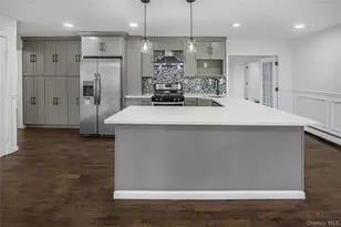 305 S 8th St, New Hyde Park, NY 11040 - Photo 7