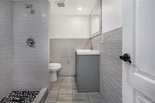 305 S 8th St, New Hyde Park, NY 11040 - Photo 23