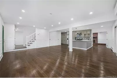 305 S 8th Street, New Hyde Park, NY 11040 - Photo 29