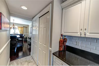 240 Pond View Lane, Smithtown, NY 11787 - Photo 7