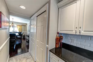 240 Pond View Ln, Smithtown, NY 11787 - Photo 7