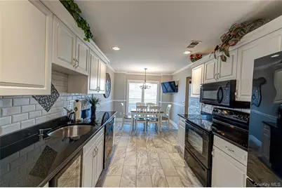 240 Pond View Lane, Smithtown, NY 11787 - Photo 3