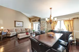 240 Pond View Ln, Smithtown, NY 11787 - Photo 13